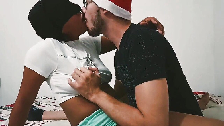 Pikaa6: Молоду брюнетку з великою дупою відтрахав її зведений брат з великим членом