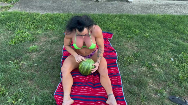 Kandylegsxxx: 肌肉熟女康提西瓜压榨统治