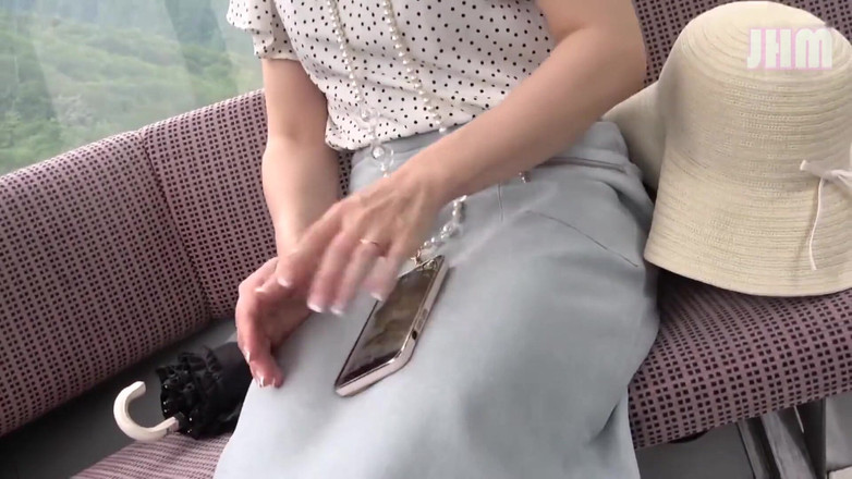 Japanese Hentai Matings: Resort Escape met Kanoka, een 42-jarige getrouwde vrouw - 1