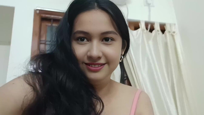 Apple Porn: Kali pertama selebriti India panas mengongkek pemandu keretanya