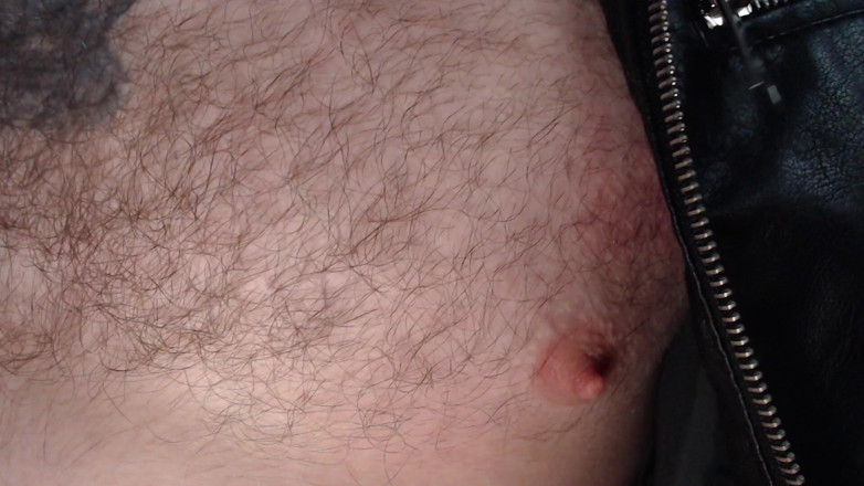 Hunky time: Ledermeister dominiert mit nippeln