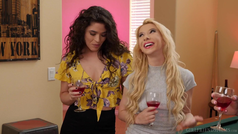 Girlfriends Films: Lesbijska para zamiana część 1 - Kenzie Reeves & Keira Croft - GirlfriendsFilms