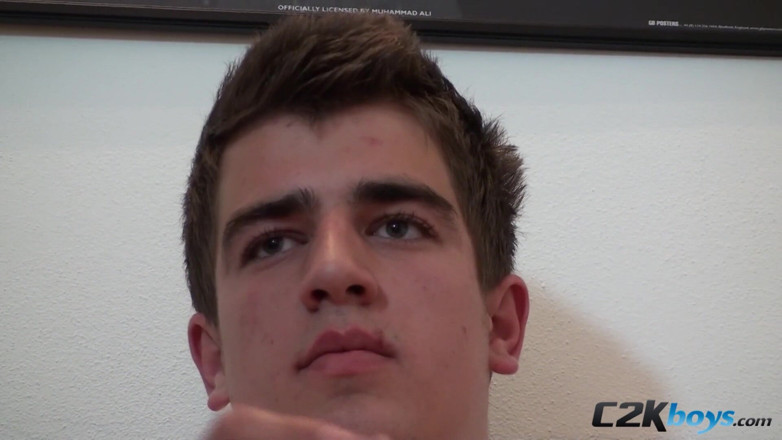 C2K Boys: Andrei performt in seinen ersten masturbationsszenen für einen amateur makellos