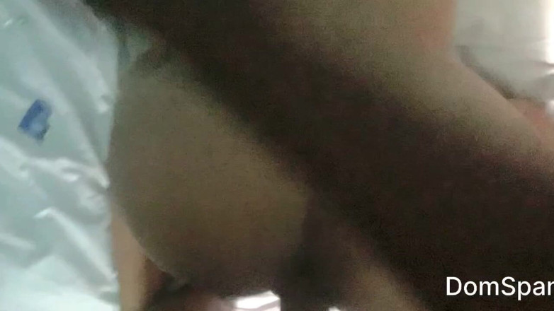 RealDomSpank: Pequena Beleza De Pernas Longas Fodida Duro.