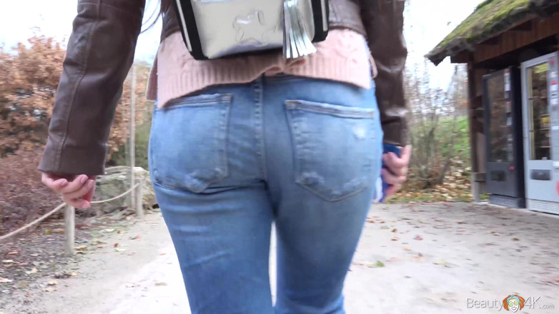 Teen Mega World: Cuplul filmează un orgasm reciproc pe cameră