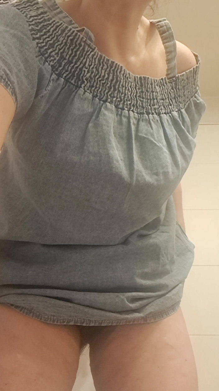 Mommy big hairy pussy: MILF Showing What's Under Her Short Dress