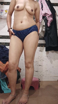 Priya Bhabi Morning Hot Big Ass Show