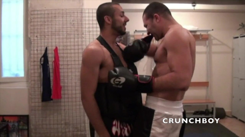 FRENCH AMATORS SEXTAPES: Arab sexy fucked by his friend at the sport club