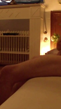 Porno izlerken mastürbasyon yaptım