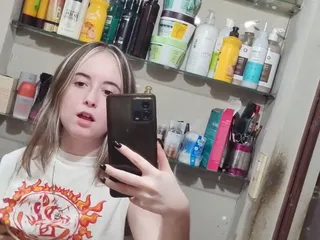 Играю с моими симпатичными сосками