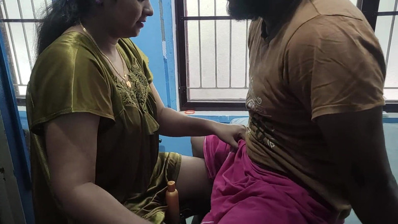 Vaishnavysharunraj: Nighty Hand Job Romantika indického páru