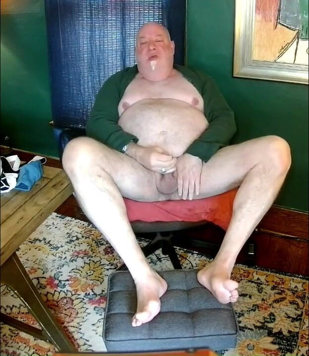 beardaddychub: Webcam Show off for Friend