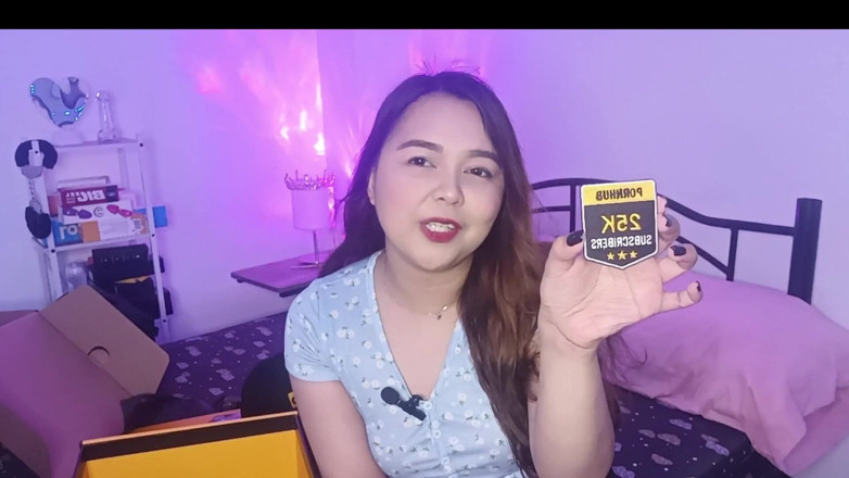 AsianSharinami: Pornhub'dan 25k abone hediyemin kutularını açıyor