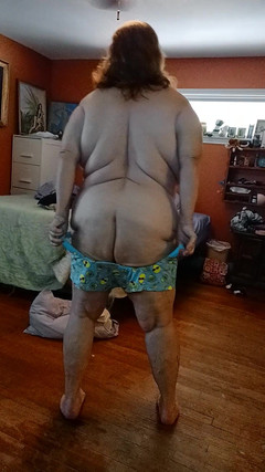 BBW nurse Vicki adventures with friends: Na dziś zakładamy szorty My Blue lemon boy i resztę...