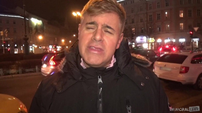 Immoral Live: Loren Minlei, bombasse à gros cul, se fait éjaculer dans sa chatte...