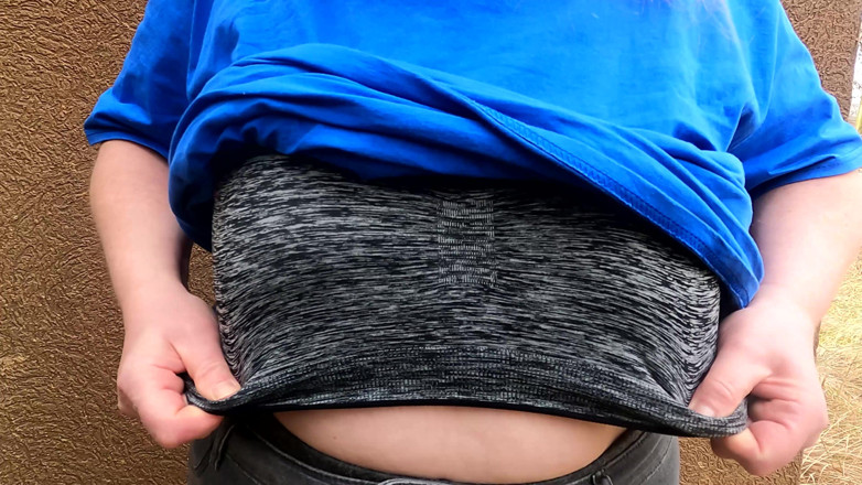 Bouncy Tits Action: Nackte Titten Auf Der Industrieanlage