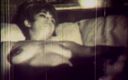 Vintage megastore: MILF mit dicken möpsen liebt 69