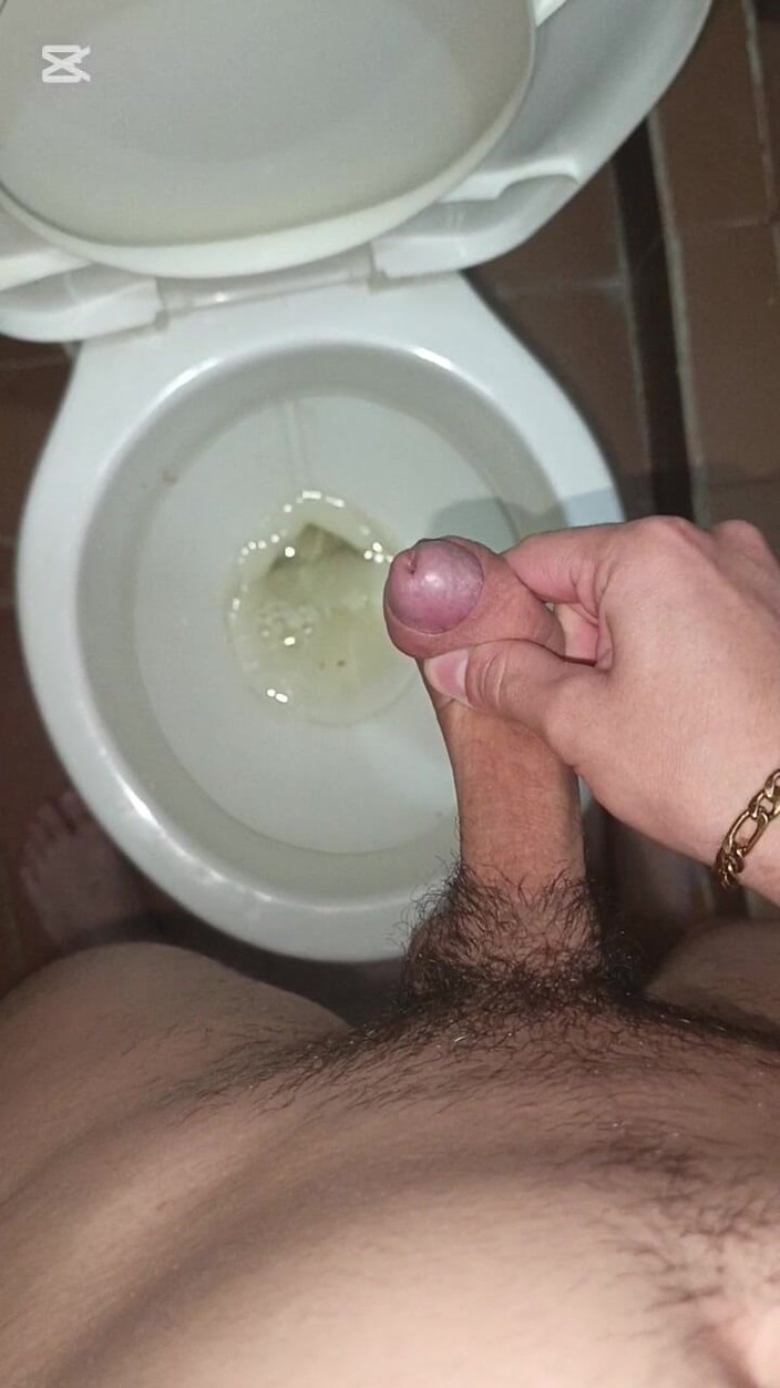 charlessteel: Recopilacion De Twink Cachondo Meando Y Masturbándose