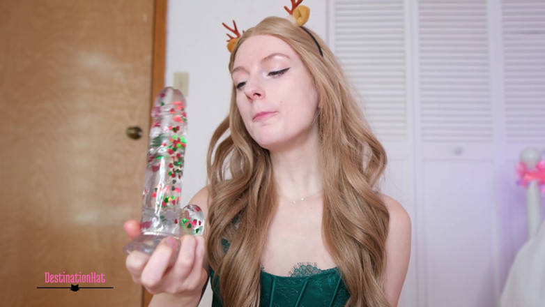 Destination Kat: Kremsi Noel dildo