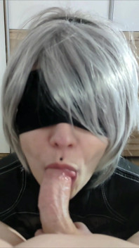 Ragazza gotica in bocca sborrata compilazione
