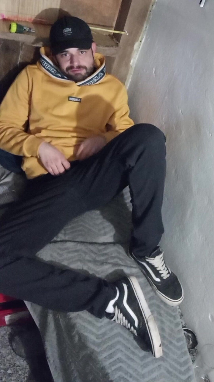 jerkofflover: बिस्तर में केबिन में हस्तमैथुन करना