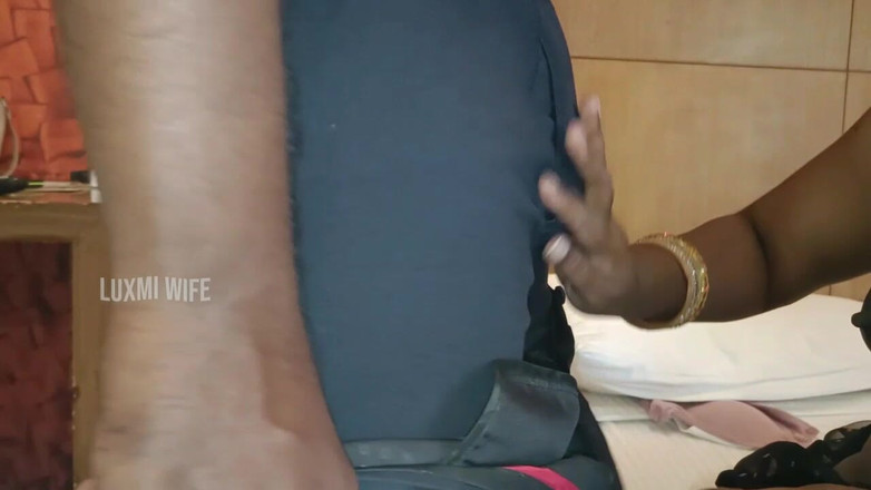 Luxmi Wife: Celé video - manželka šuká s přítelem v kanceláři