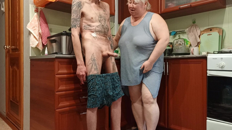 Zona901: Ho sculacciato il culo grosso della mia matrigna scopata in...