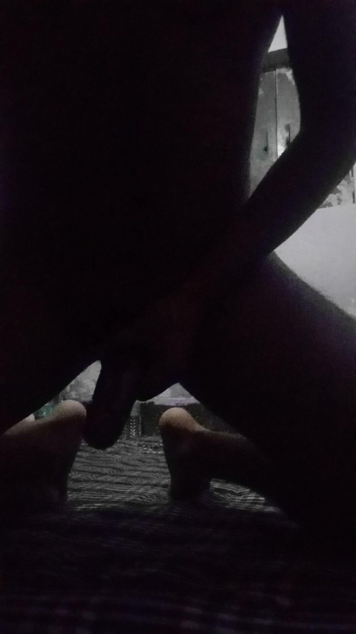 Raaz26d: Stil unic- îmi masturbez și îmi ung pula și mă pregătesc pentru sex