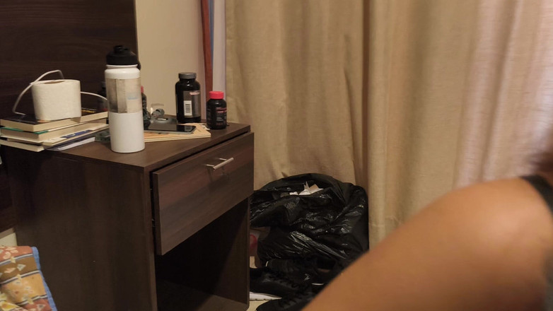 Moo DBOXXX: 我在Facebook上认识的单身妈妈想要在工作一天后再次修复她的乳汁