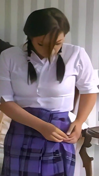 Berpakaian dalam purple yang menampilkan Samantha Buxton