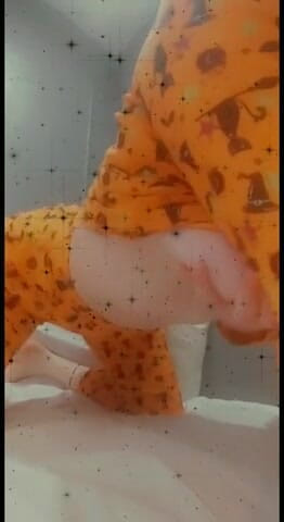 Lolafuccbunny: Pajama twerk teasing NO AUDIO