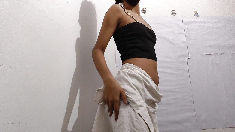 desigirl93: Appel vidéo intense avec son copain avec une jolie fille...