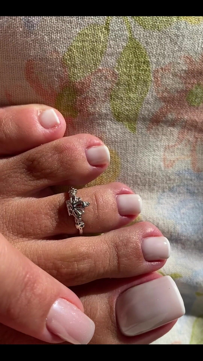 KiffaFeet: 私の完璧なフレンチの足の爪を見せる必要がありますので、とても近いですから