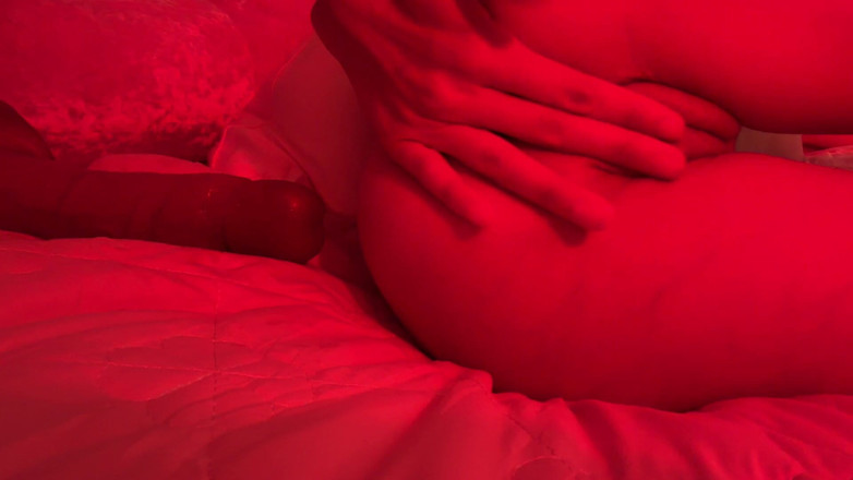 Ms_Emmy_Lynn: Red Light Sets the Mood for Solo Pleasure
