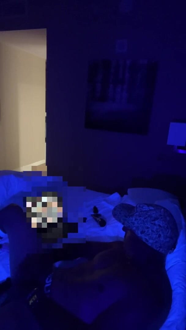 RichDick: Diversão no hotel!