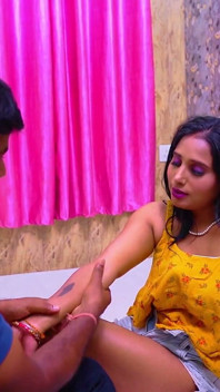 Une belle-sœur indienne asiatique l’a fait avec un masseur