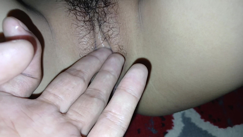 Amazingbeautycum: Bölüm 1 tesettürlü bir sokak tamircisi sikişiyor