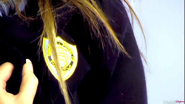 College Uniform: 캔디스 콜리어의 클래식 여학생