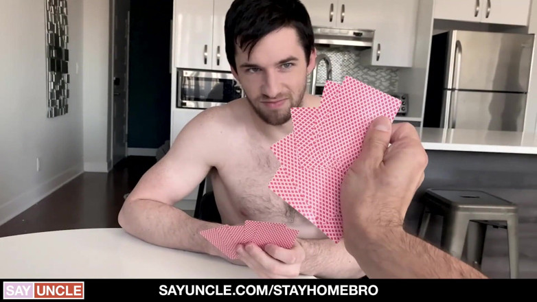 Say Uncle: Strip-poker führt zu barebacking