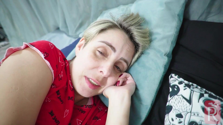 Redqueen films: Mój mąż wziął przyjaciela, aby mnie uszczęśliwić