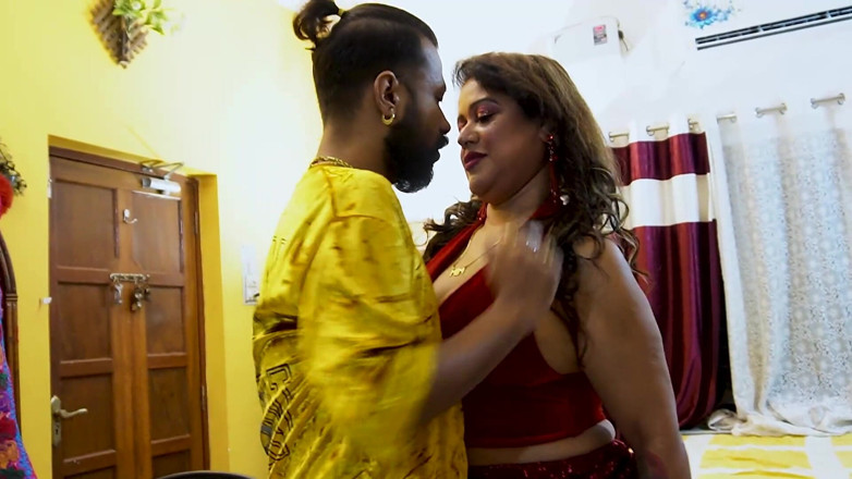 Queen star Desi: Hintli kızla yeni yıl desi partisi, sert seks, tam film