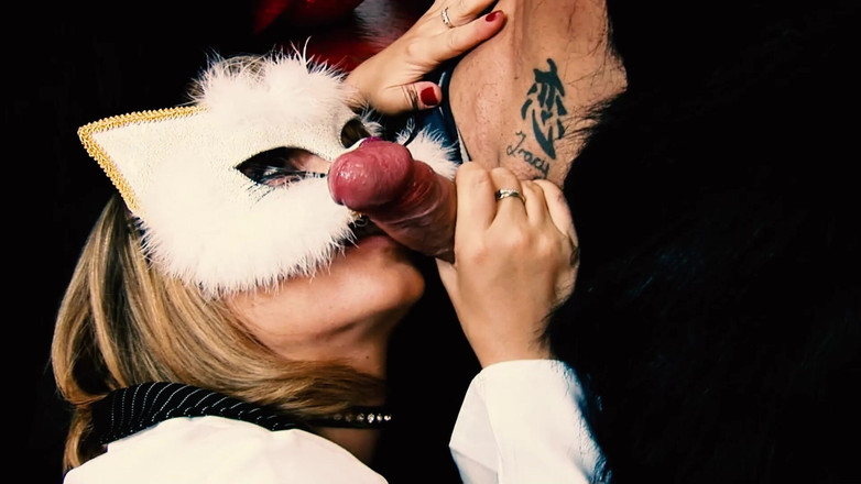 BestPorn85: Büyük memeli orta yaşlı seksi kadın yarağa biniyor