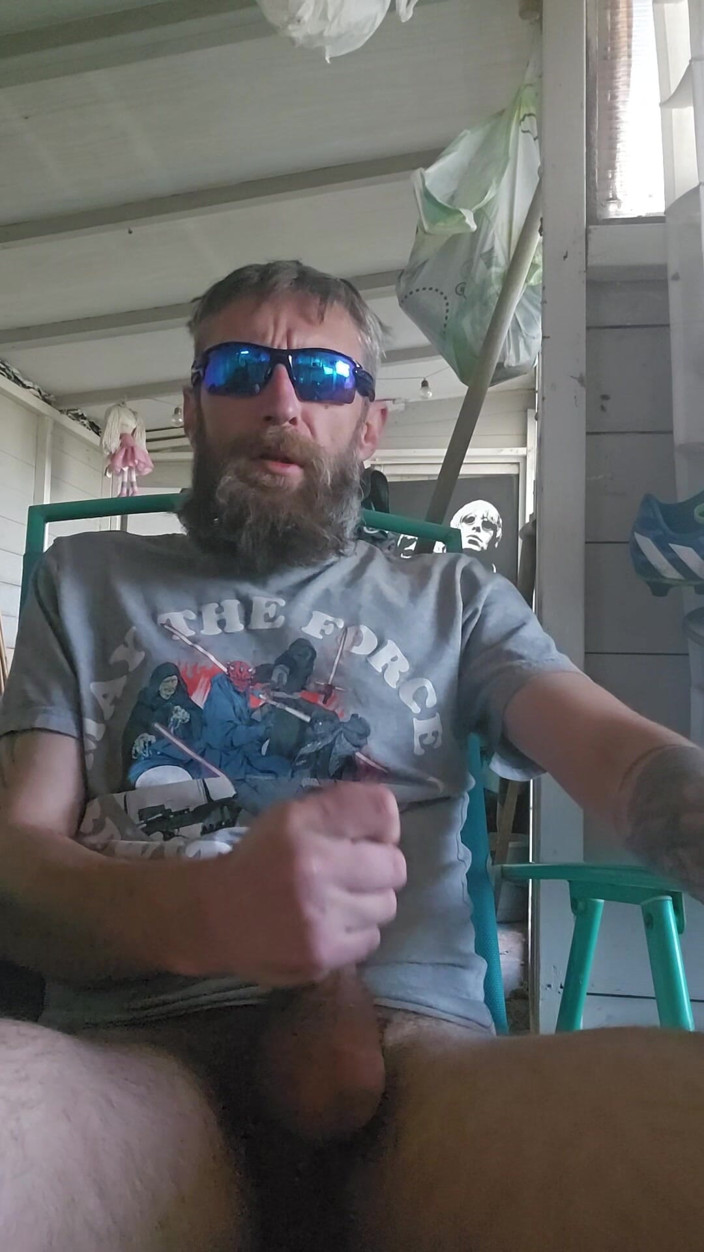 Smoking stoker: Smoking Fetish Masturbation at the Allotment