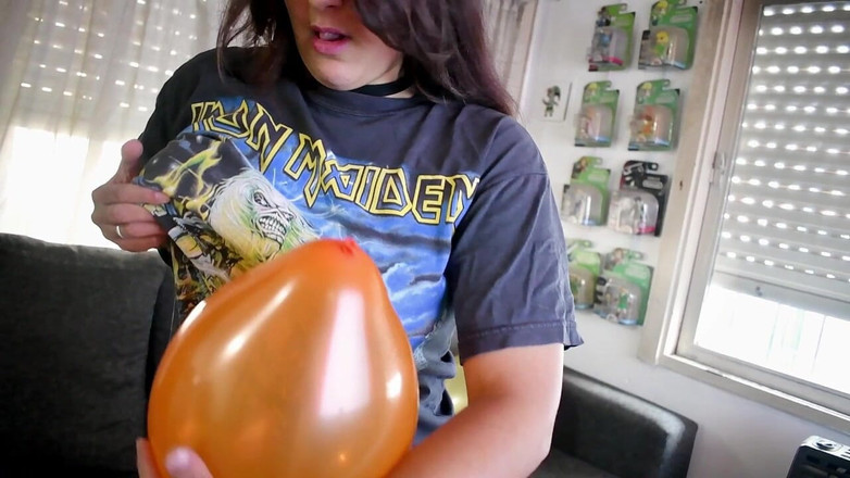 Bunny Looner: Metal Girl Pop All Balloons Before Party - Bunny Looner [lowres]