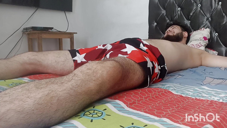 Pikaa6: Мій сусід відпочивав, я увійшла в кімнату і побачила його, і відразу збиралася його трахнути