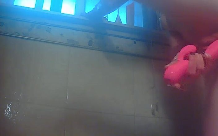 CloudyWetAngel: Watch Me Shower