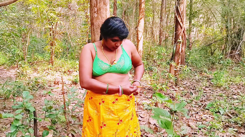 Telugu honey lips: Outdoor Jungle Sex. Desi Bhabi Fucking Husbend's Small Stepbrother Big...