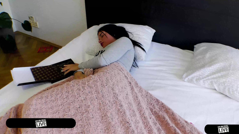 Immoral Live: Katarina Rina Vibes Kelentit Sebagai Dekan Mengongkek Pepeknya yang dicukur!