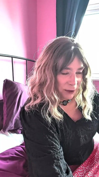 Naked Nikki Shoots Her Cum!