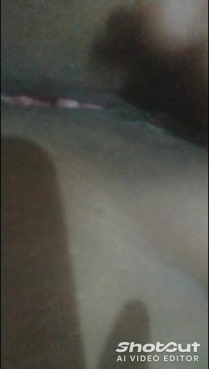 Dr_doom21: India Ji se convirtió en una puta india, su coño...